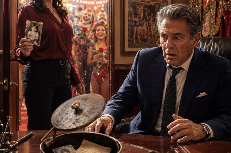 Me Despidieron El Día Que Cumplí 55 Años Después De Pasar Tres Décadas Cosiendo Vestuarios Para El Circo Más Famoso De México. Antes De Irme Regalé Una Rosa A Cada Artista. Pero Sobre El Escritorio Del Dueño Dejé Una Pequeña Caja Musical Oxidada. Nadie Entendió Por Qué. Hasta Que La Melodía Comenzó A Sonar Y El Hombre Más Poderoso Del Circo Perdió El Color Del Rostro.