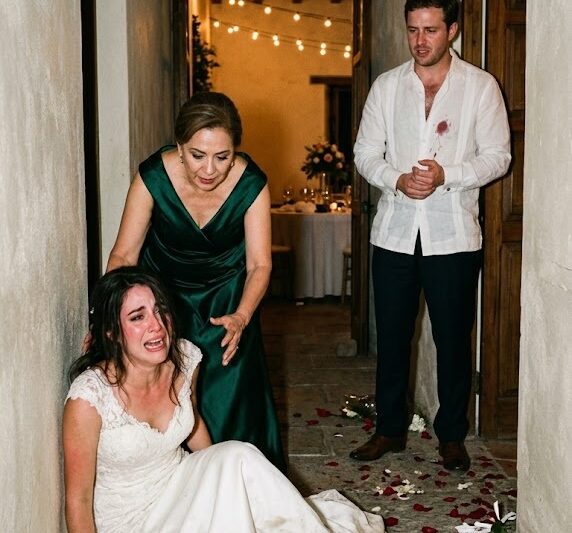 “¡Esto fue una trampa desde el primer minuto de la boda!” gritó la recién casada mientras caía temblando en el pasillo frío de la hacienda en Valle de Bravo. La suegra la encontró en el suelo, sin zapatos, llorando como si hubiera visto algo prohibido. Y su hijo, con la camisa manchada de vino, solo murmuró: “Tenía que pagar por lo de Bárbara…